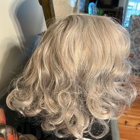 Ash Tone Curly Wig-New - Picture 3 of 7